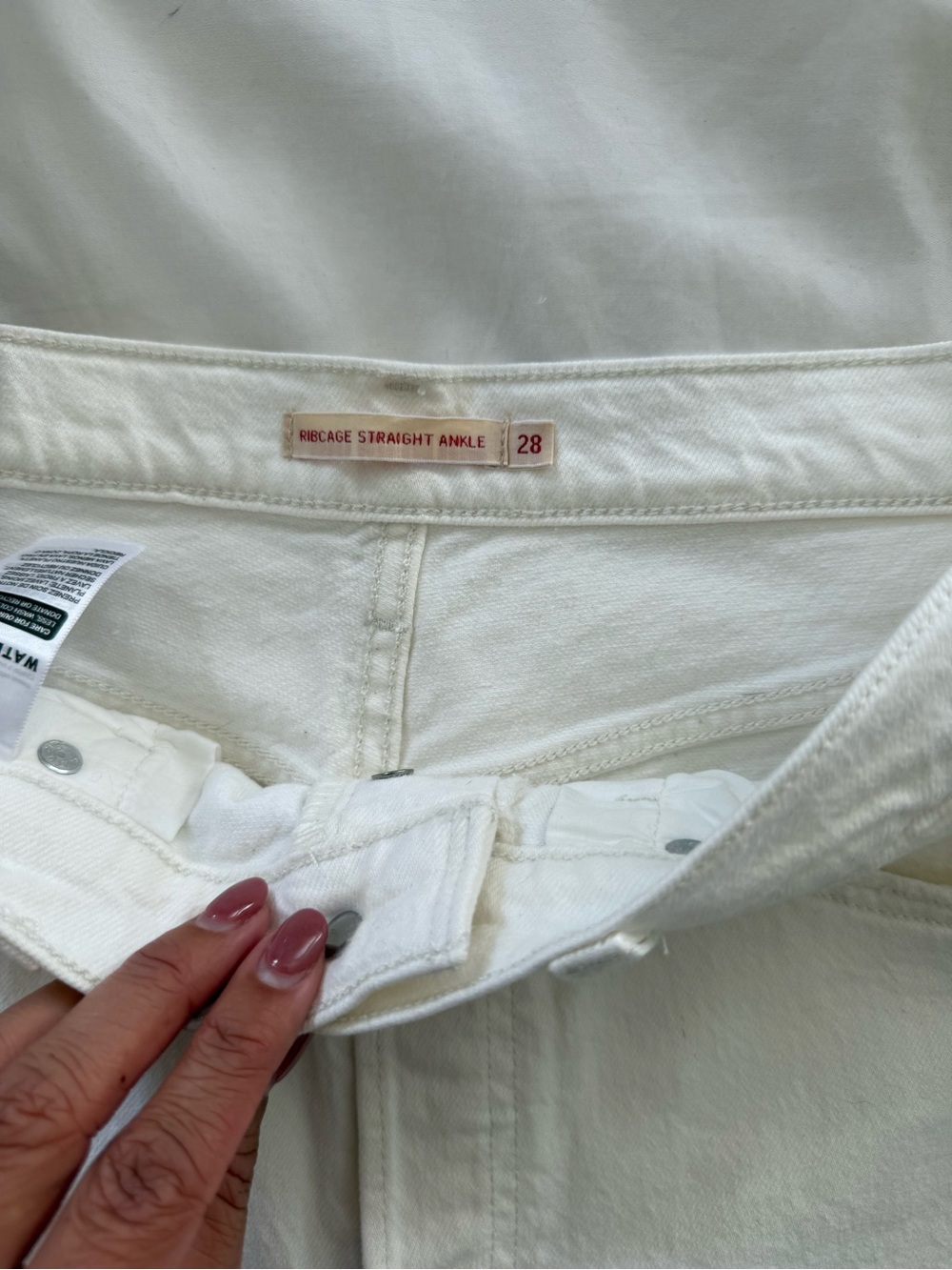 Levi's Ribcage Straight Ankle (size 28) - Picture 2 of 6